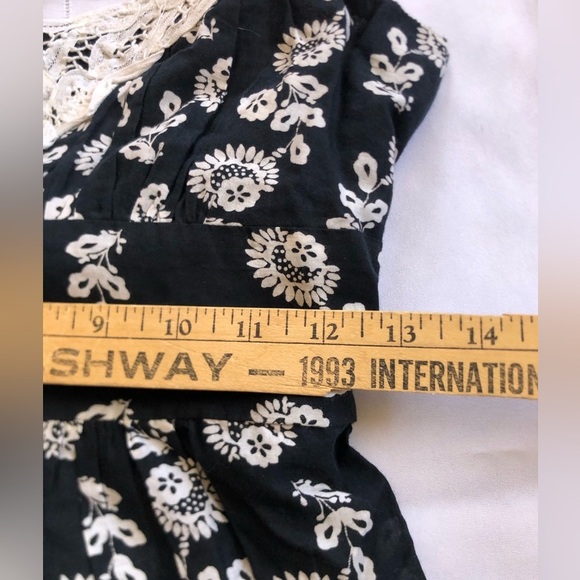 Navy and White Floral Dress with Lace Accents - Picture 8 of 16